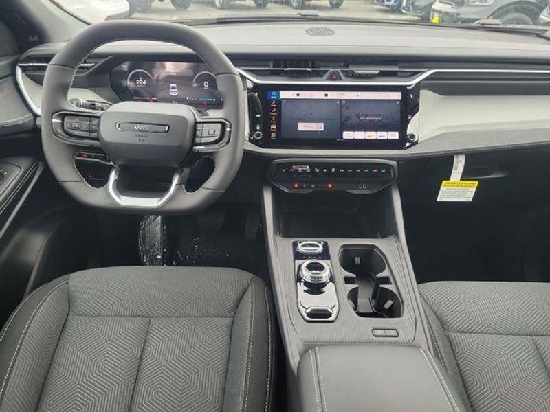 New 2026 Jeep Cherokee Laredo 4x4