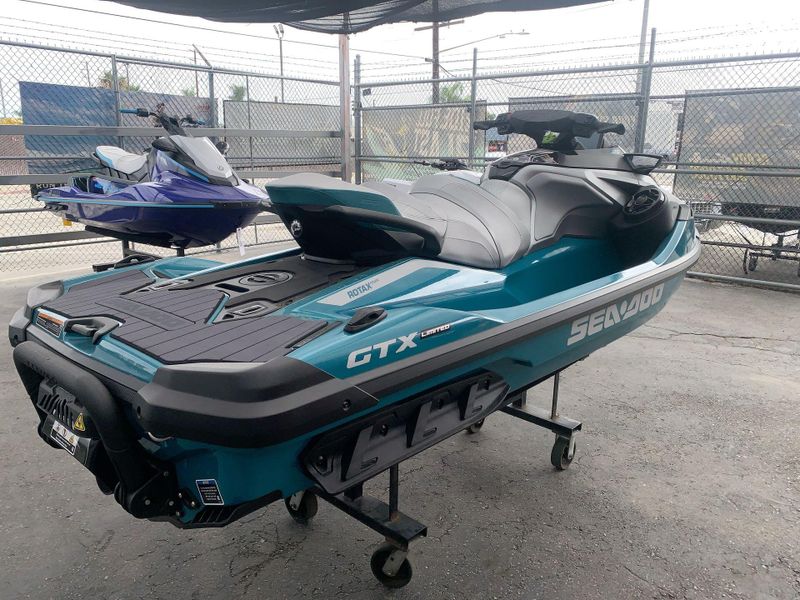 New 2025 Sea-Doo GTX LIMITED 325 (SOUND SYSTEM) Image 13