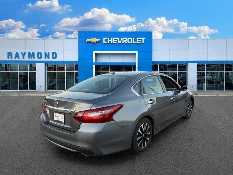 Used 2018 Nissan Altima 2.5 SVImage 3
