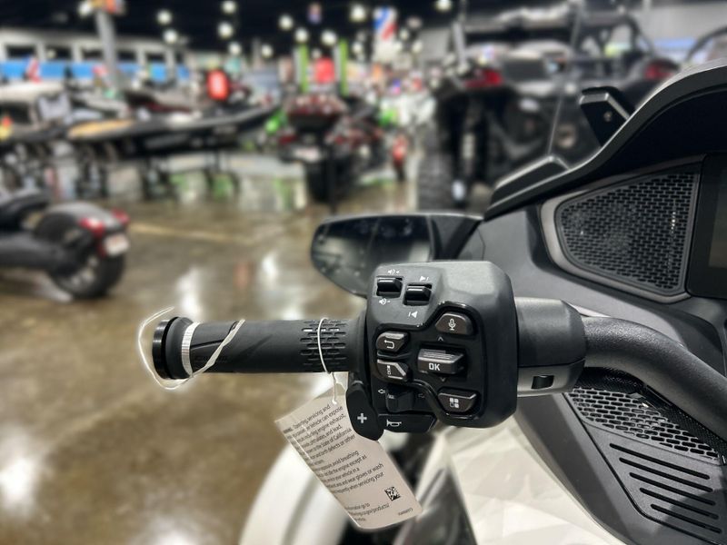 New 2026 Can-Am SPYDER RT SEA-TO-SKY (SE6) Image 27