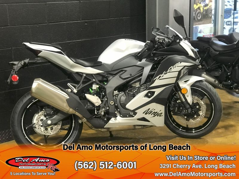 2025 Kawasaki NINJA ZX-4RR ABS Image 4