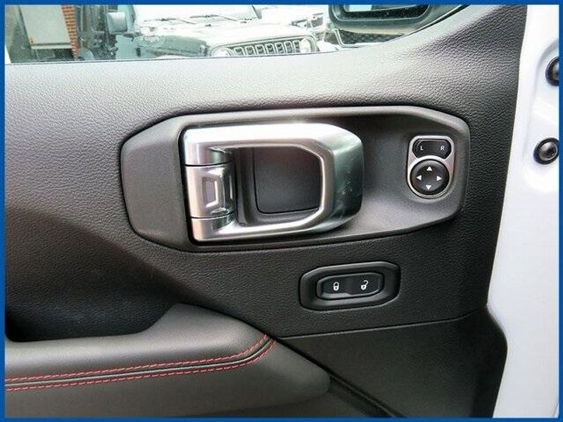 New 2025 Jeep Wrangler Rubicon XImage 13