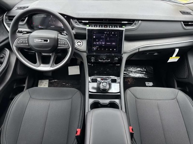 New 2026 Jeep Grand Cherokee L Laredo 4x2