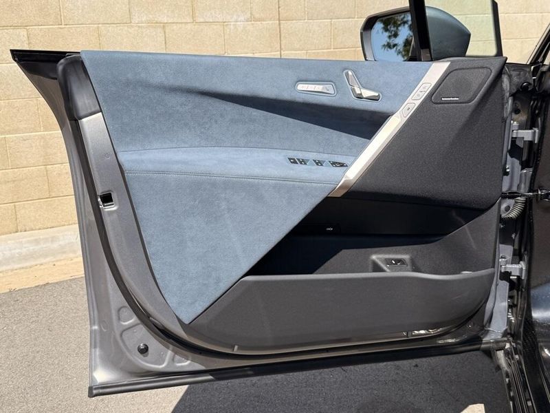 Used 2025 BMW iX xDrive50Image 18