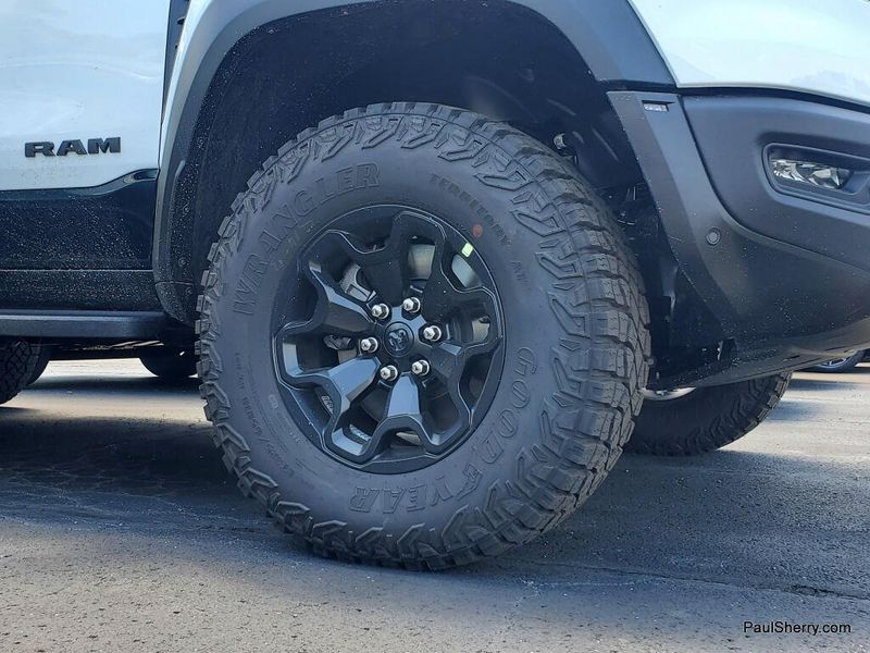 New 2026 RAM 1500 Rho Crew Cab 4x4 5'7' Box
