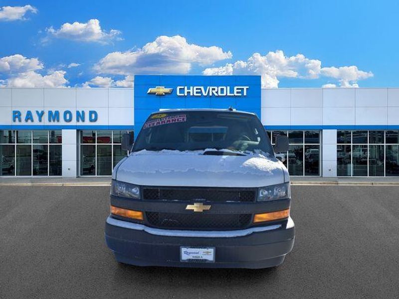 New 2025 Chevrolet Express 3500 Work VanImage 9