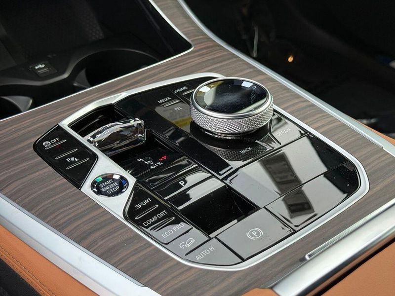 New 2026 BMW X5 M60iImage 24