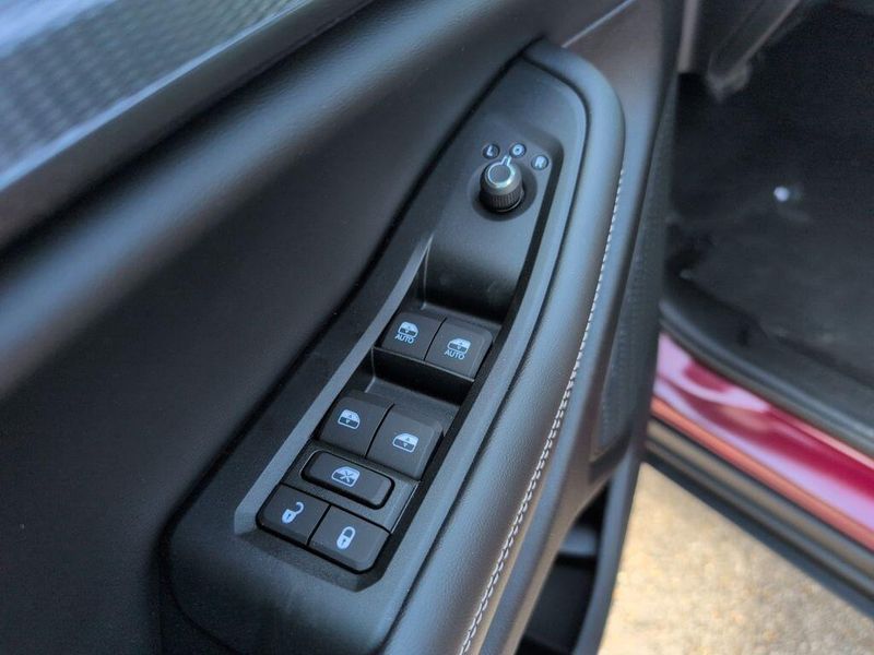 2025 Jeep Grand Cherokee Altitude X 4x2Image 13