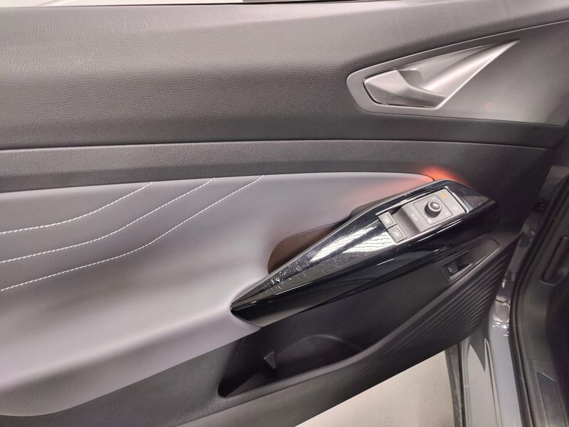 Used 2024 Volkswagen ID.4 S w/ Glass RoofImage 25