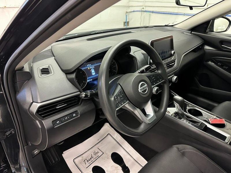 2021 Nissan Altima 2.5 SVImage 18
