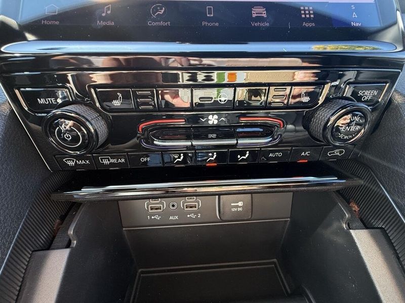 2025 Jeep Grand Cherokee Limited photo 22
