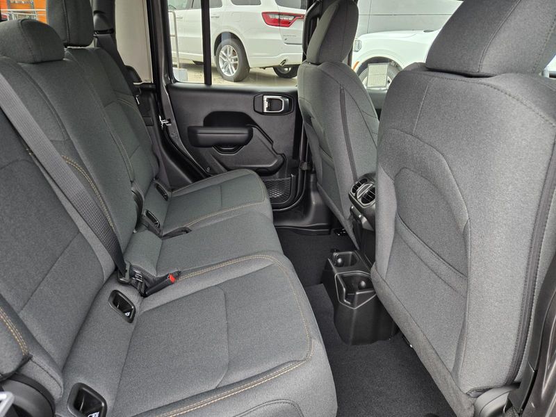 New 2026 Jeep Gladiator Sport S 4x4