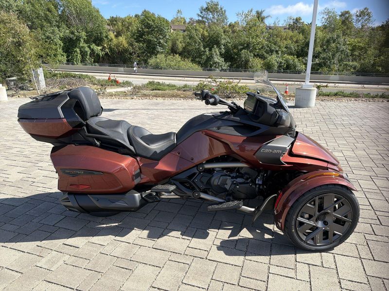 New 2026 Can-Am SPYDER F3 LIMITED SPECIAL SERIES (SE6) Image 18