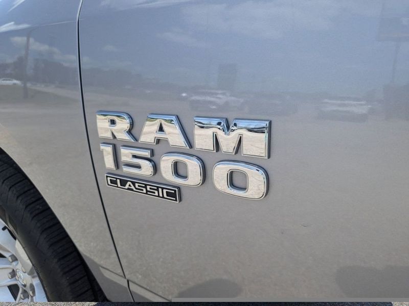 2022 RAM 1500 Classic SLTImage 23