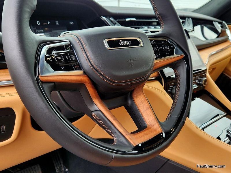 New 2025 Jeep Grand Cherokee L Summit Reserve 4x4Image 28
