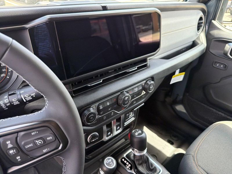 New 2026 Jeep Wrangler 2-door Sport SImage 51