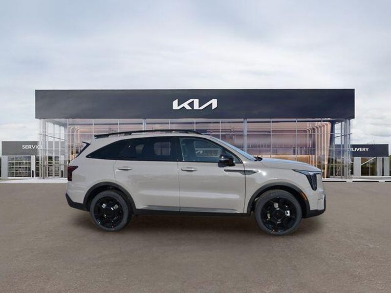 New 2026 Kia Sorento X-Line SX PrestigeImage 2