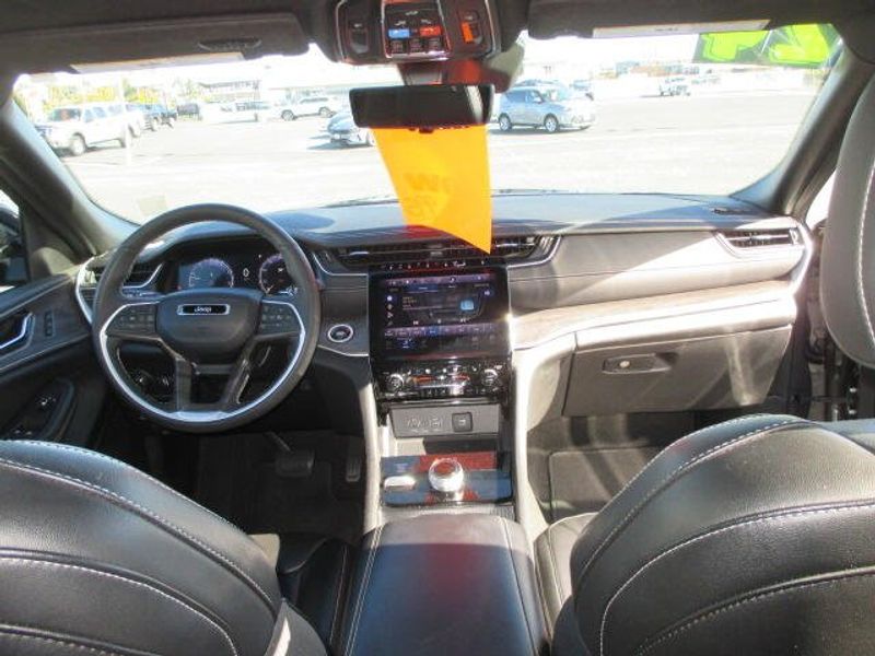 Used 2024 Jeep Grand Cherokee L LimitedImage 30