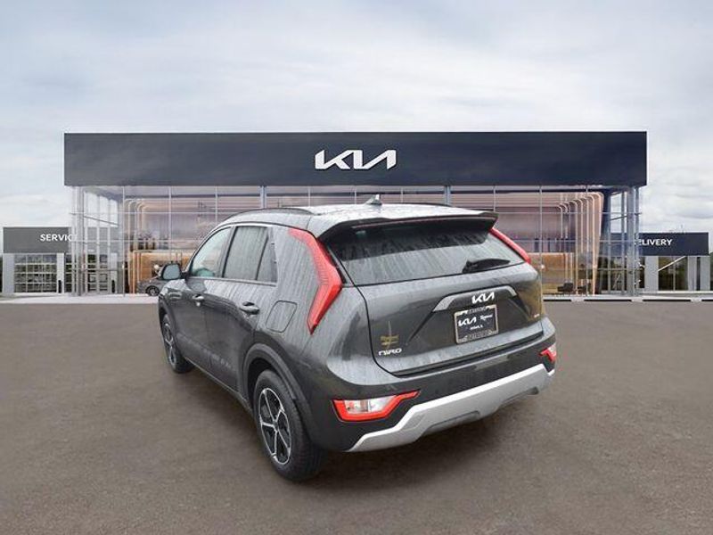 New 2025 Kia Niro EXImage 6