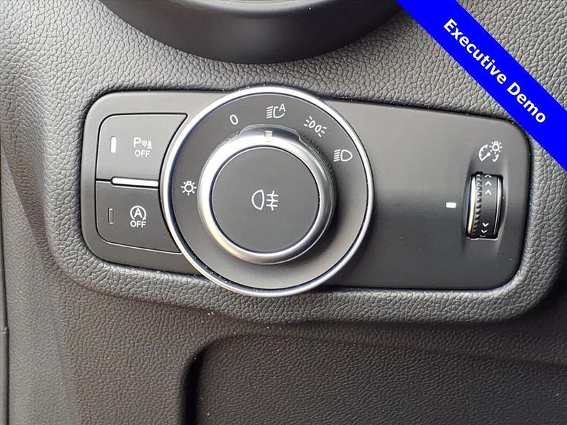 New 2025 Alfa Romeo Stelvio VeloceImage 18