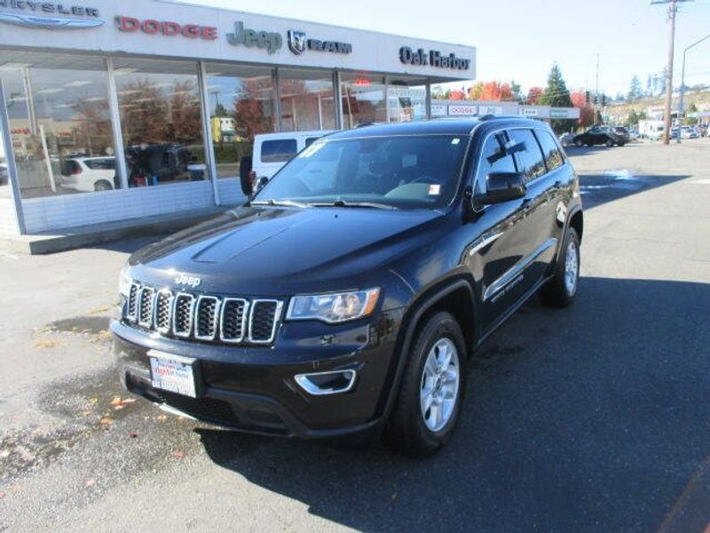 Used 2017 Jeep Grand Cherokee LaredoImage 2