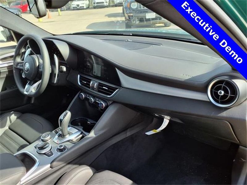 2025 Alfa Romeo Giulia VeloceImage 12