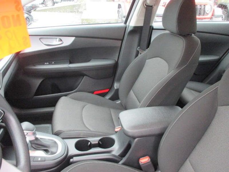 Used 2024 Kia Forte LXSImage 17