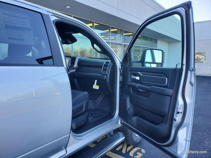 New 2026 RAM 2500 Big Horn Crew Cab 4x4 6'4' Box