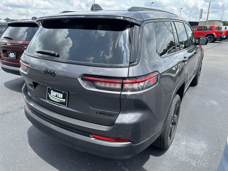 New 2025 Jeep Grand Cherokee L Limited 4x4Image 7
