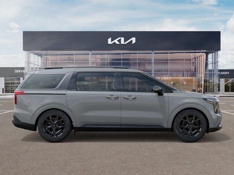 New 2027 Kia Carnival SXImage 8