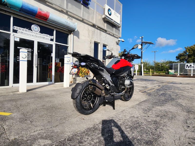 2026 BMW R 1300 GSImage 13