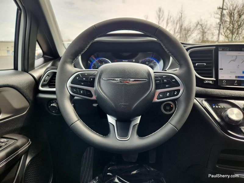New 2026 Chrysler Voyager Lx