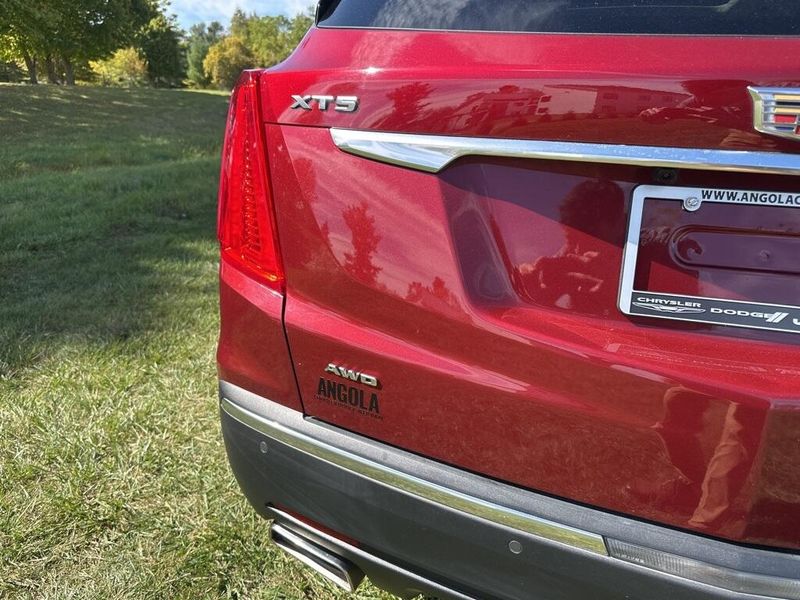 2017 Cadillac XT5 Premium Luxury photo 4