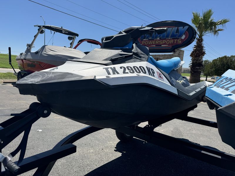 2019 SEADOO SPARK 3UP 900 HO BLUE WHITE Image 12