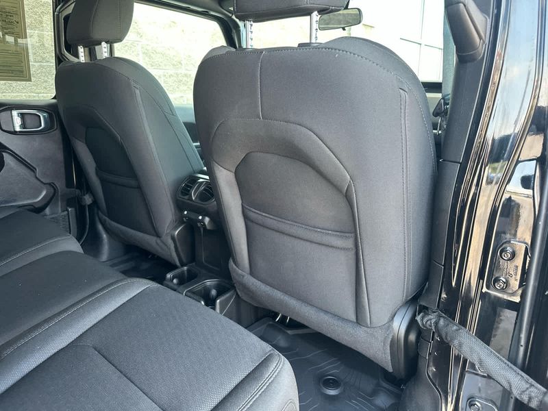 2021 Jeep Gladiator Willys photo 9