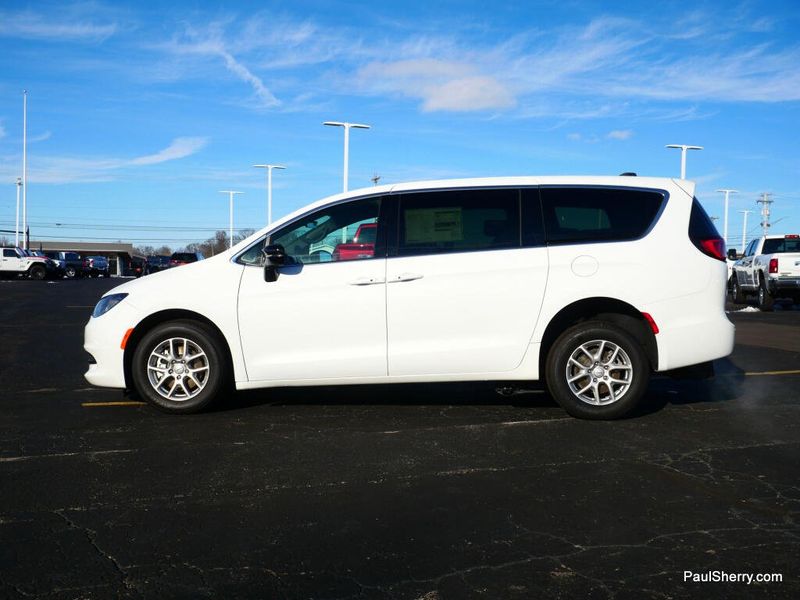 New 2026 Chrysler Voyager LX
