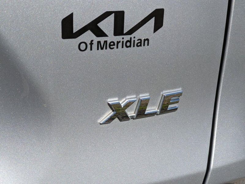 2023 Toyota RAV4 XLEImage 30