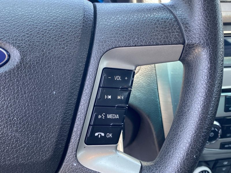 2011 Ford Fusion SEImage 25