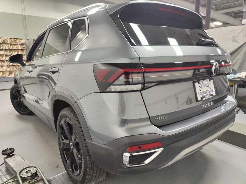 Used 2025 Volkswagen Taos SEL AWD w/Sunroof/NavImage 12