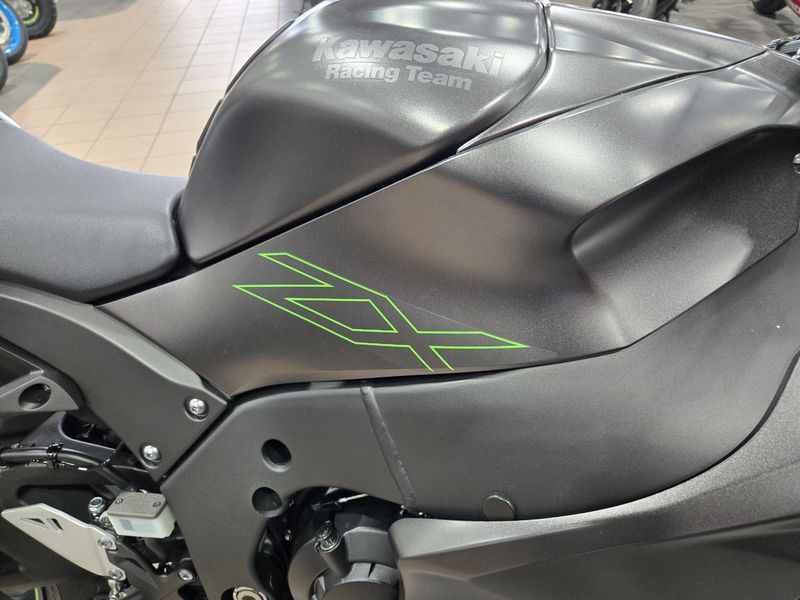 2025 Kawasaki NINJA ZX10RR ABS Image 8