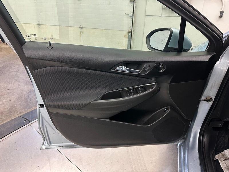 2018 Chevrolet Cruze LSImage 16