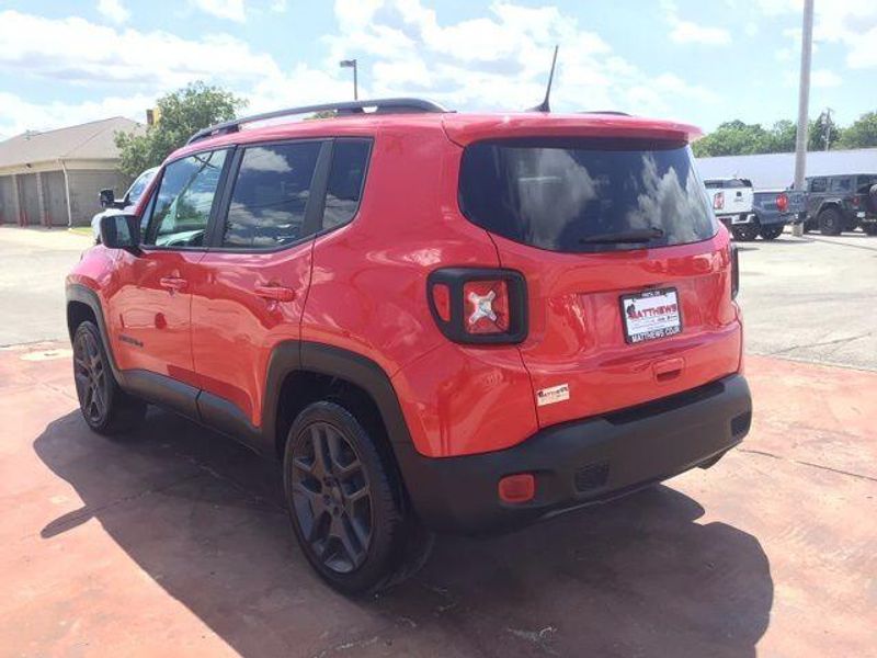 Used 2021 Jeep Renegade LatitudeImage 3