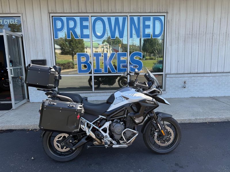 2023 Triumph Tiger 1200 GT ProImage 1