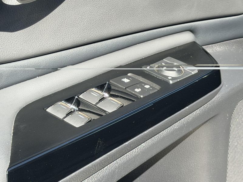 Used 2025 Lexus ES 350Image 16