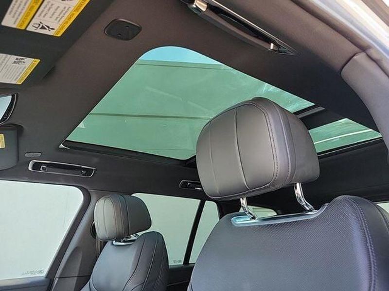 2023 Land Rover Range Rover SE photo 20