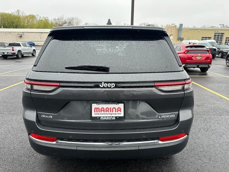 2025 Jeep Grand Cherokee Laredo X 4x4Image 9