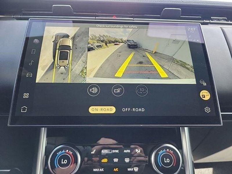 2023 Land Rover Range Rover SE photo 29