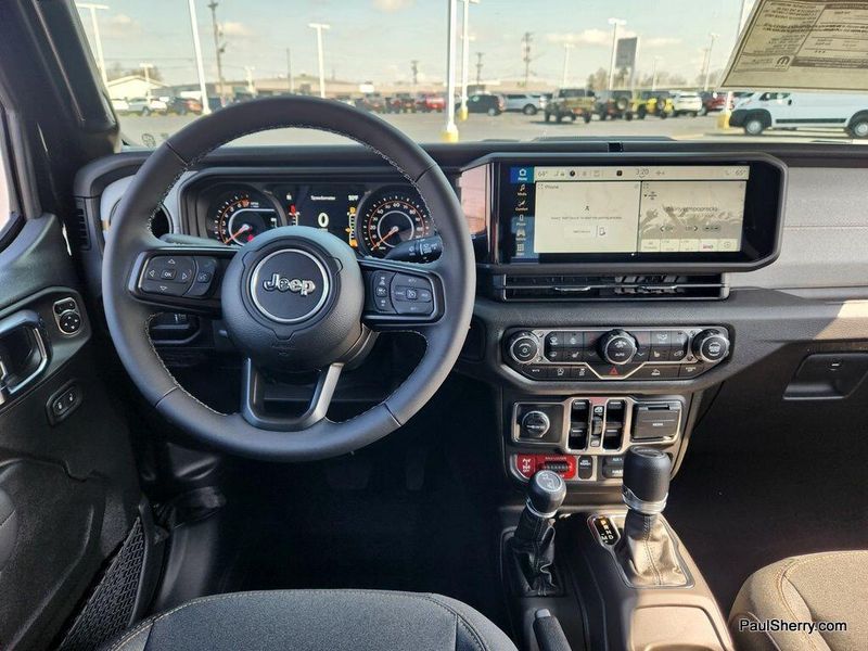 2025 Jeep Gladiator Willys photo 34