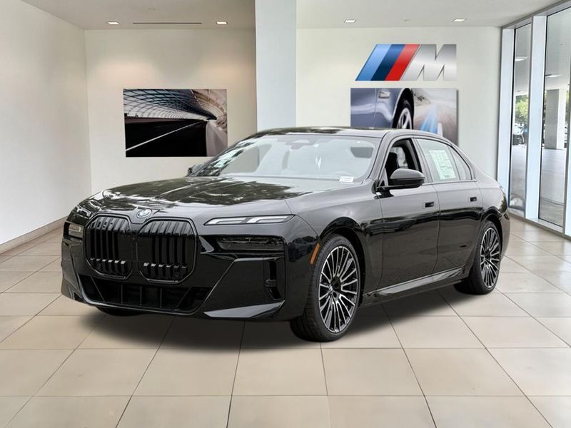 2025 BMW i7 eDrive50Image 2