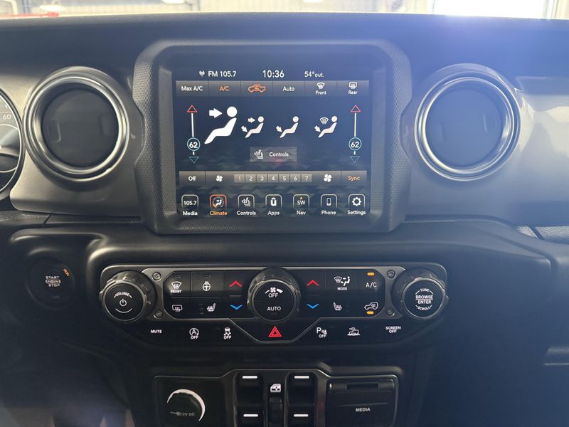 Used 2020 Jeep Gladiator OverlandImage 26